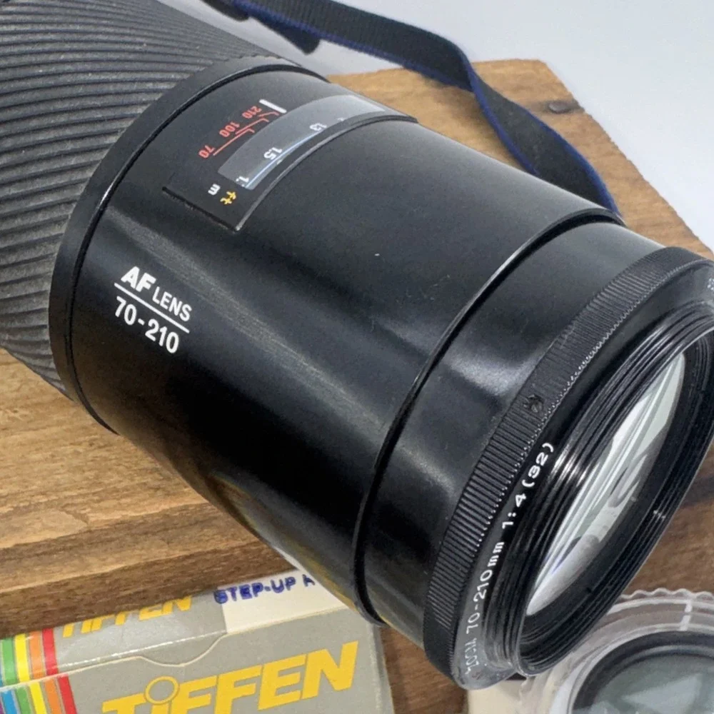Minolta Maxxum 7000 AF 35mm Camera 70-210mm f/4 Beercan Lens 2800AF Flash TESTED